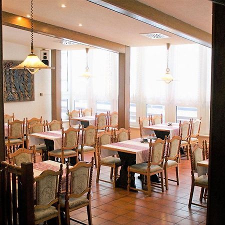 Waldhotel Feldbachtal ノイウハウス・アム・レンヴェーク エクステリア 写真