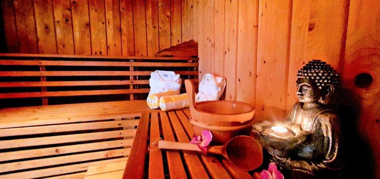 Waldhotel Feldbachtal ノイウハウス・アム・レンヴェーク エクステリア 写真