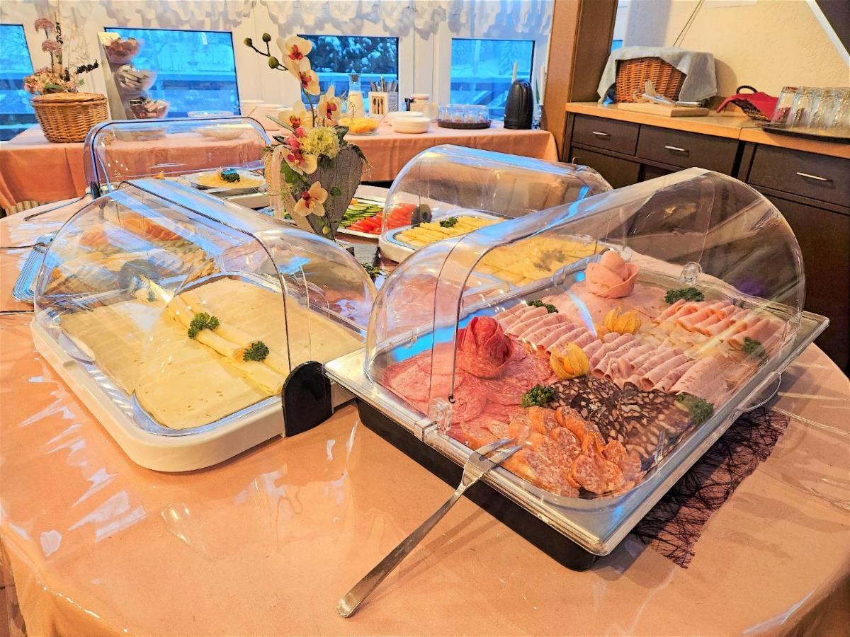 Waldhotel Feldbachtal ノイウハウス・アム・レンヴェーク エクステリア 写真