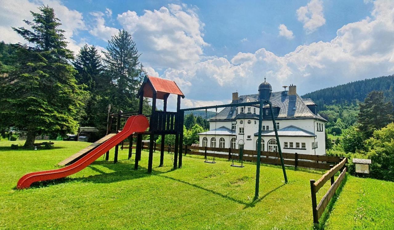 Waldhotel Feldbachtal ノイウハウス・アム・レンヴェーク エクステリア 写真