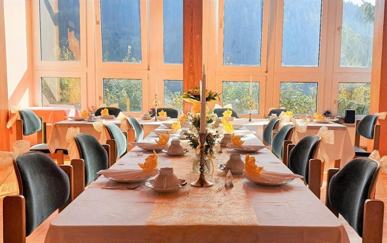 Waldhotel Feldbachtal ノイウハウス・アム・レンヴェーク エクステリア 写真